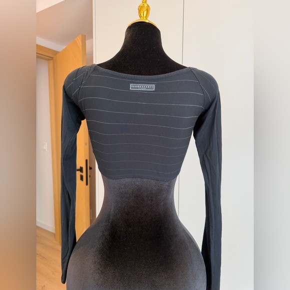 Sleek Stitch Modal Ruched Top - Picture 4 of 5